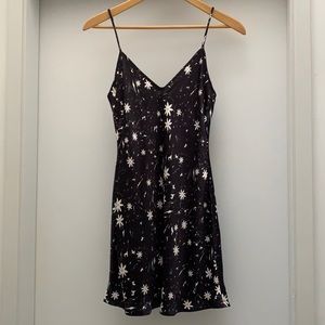 Aritzia Wilfred Only Slip Mini Dress daisy print XS